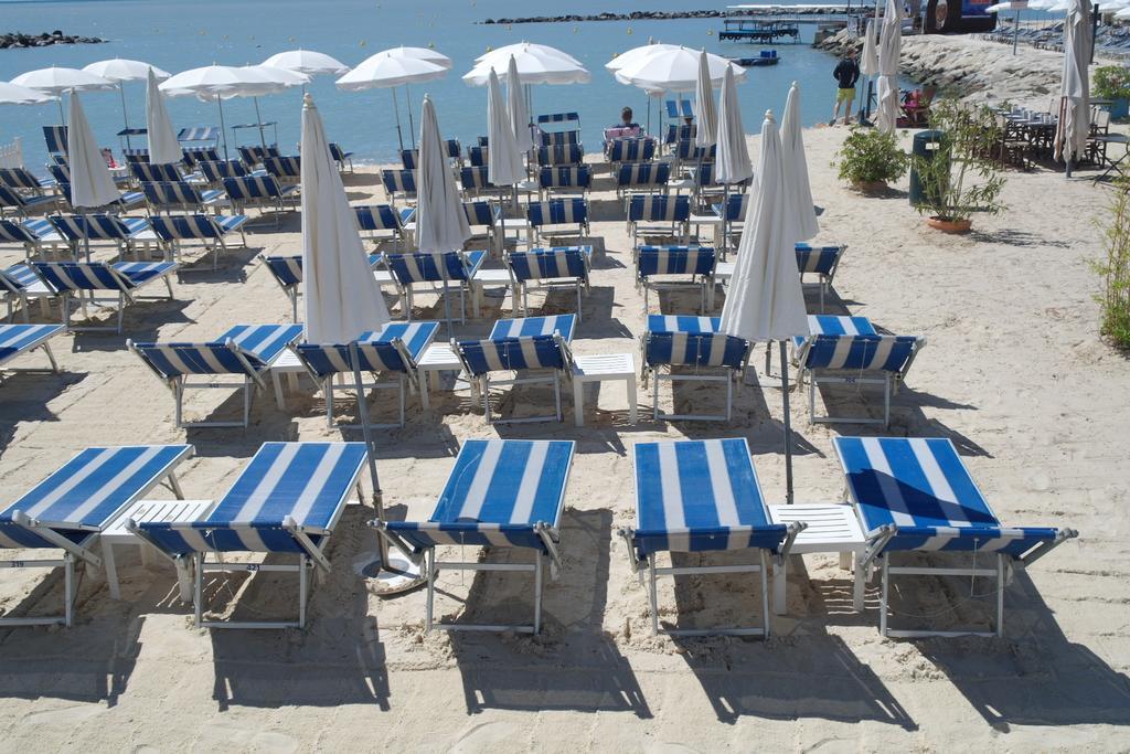 Apartment Villa Soraya , Quiet Location With Big Garden Near Beach And Old Town Of Nice Nizza